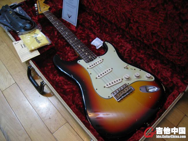 FENDER 60R  JOHN CRUZ 004.jpg