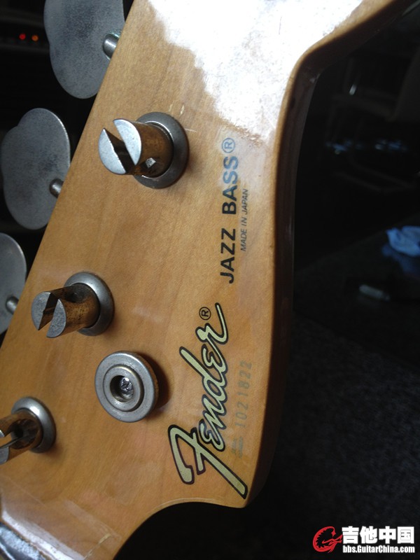 Fender Vintage '62 Jazz Bass 05.jpg