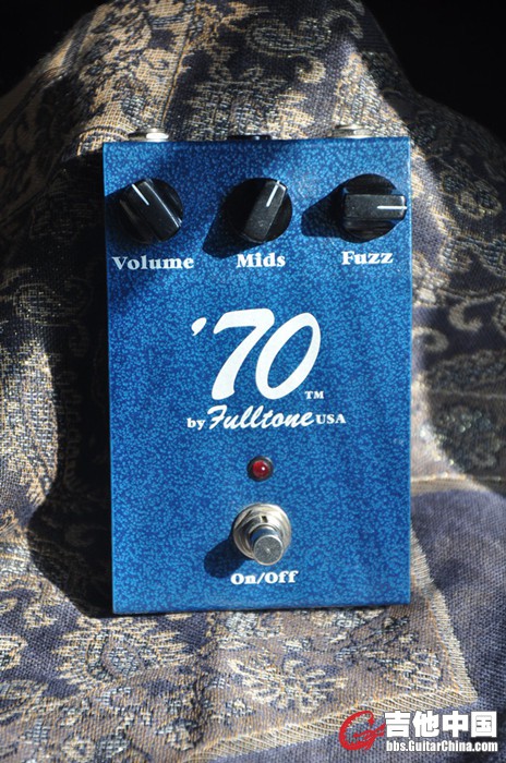 03-70Fuzz-01_1.jpg