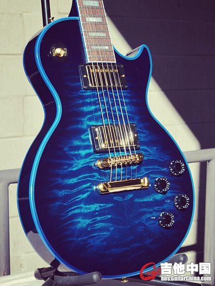 Les Paul Custom Blue Widow.jpg