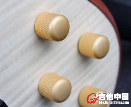 QQ截图20121208214301_副本.jpg