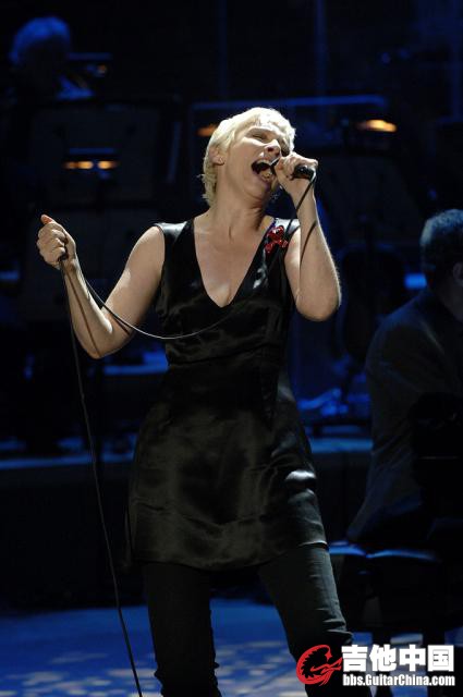 AnnieLennox_20070501205807.jpg