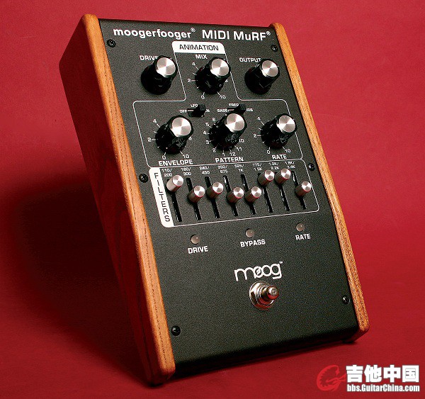 MoogMF105MMIDIMuRf_01.jpg