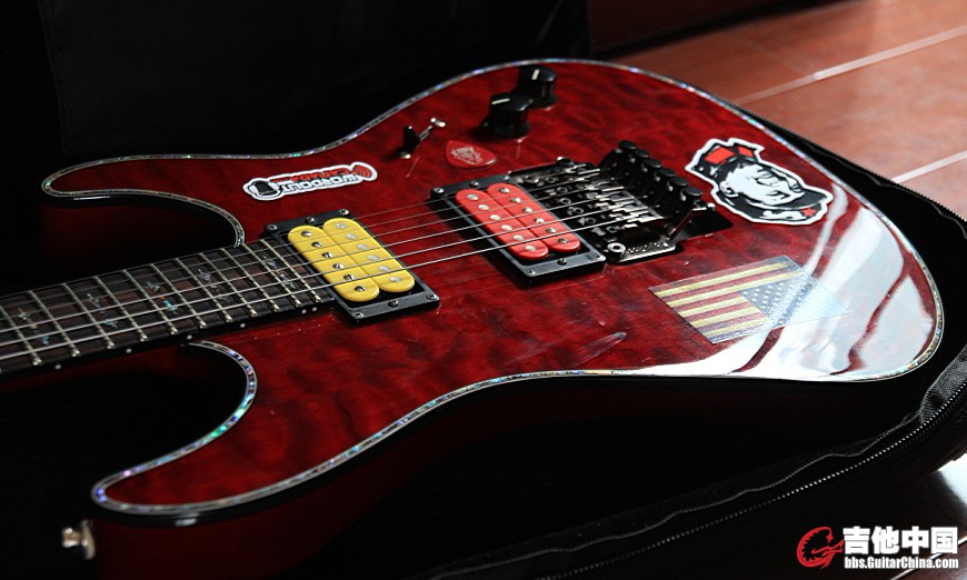 Schecter Hellraiser Sunset FR 2.jpg