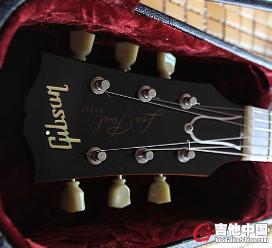GIBSON R8 5.jpg