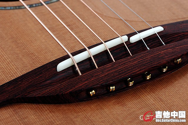 Lowden-F35-Redcedar+Ziricote-Acoustic-Guitar-11.jpg