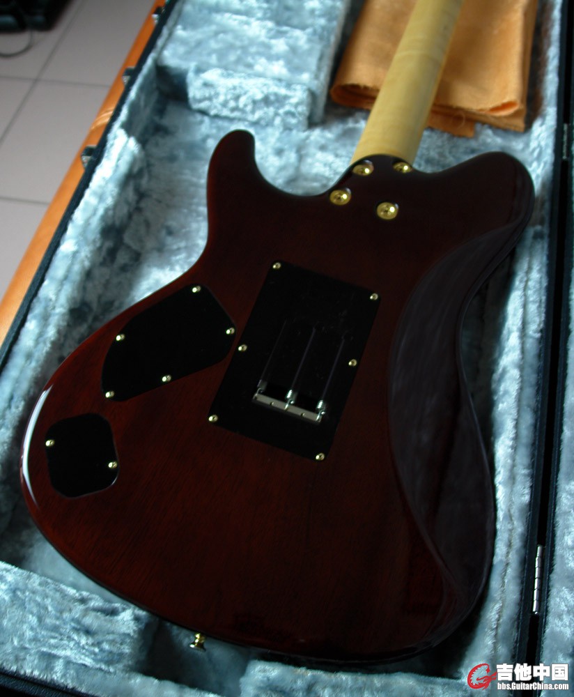 Sugi吉他创始人 杉本真亲手制作的Sugi Custom Shop_12.jpg