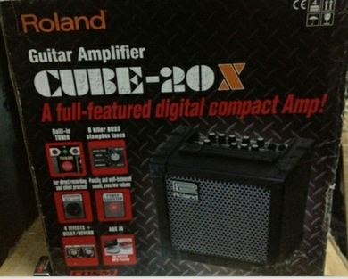 10-ROLAND CUBE 20X 音箱.jpg