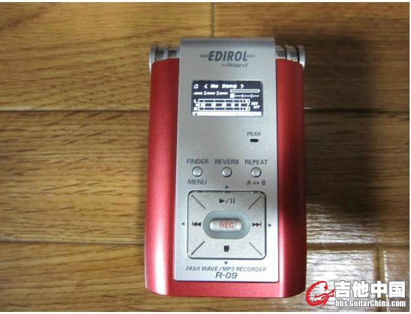 Roland(罗兰) EDIROL R-09 便携式专业录音机3.jpg