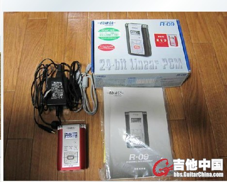 Roland(罗兰) EDIROL R-09 便携式专业录音机1.jpg
