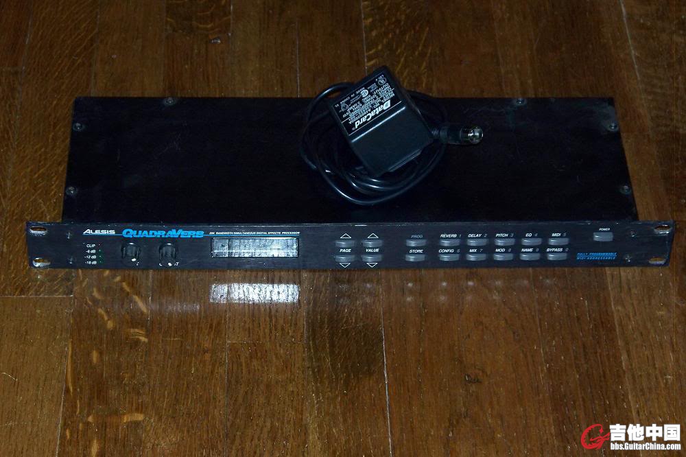 alesis quadraverb.jpg