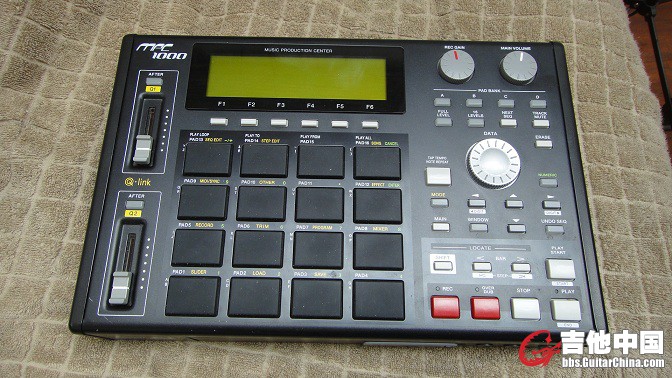 AKAI MPC1000.jpg