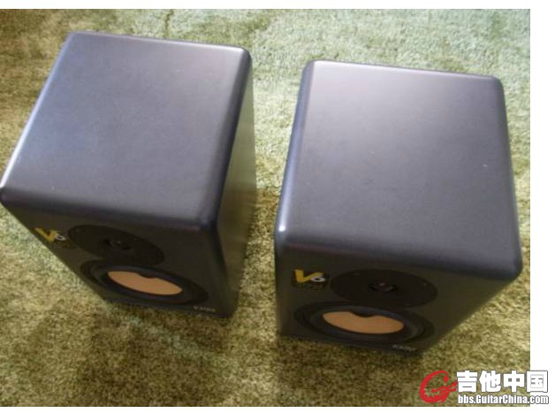 KRK V6 专业监听音箱3.jpg