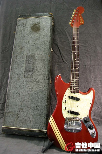 1972 Fender Mustang.jpg