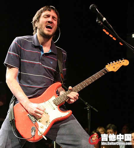 frusciante-stratocaster-red-1962.jpg