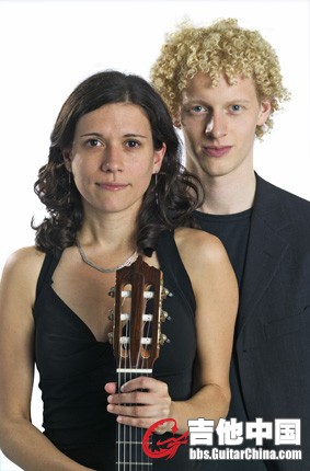 Johannes M?ller guitar + duo Laura web.jpg