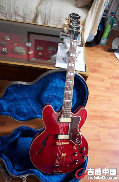 epiphone-50th-anniversary-1962-sheraton-e212t-outfit-cherry-575692.jpg