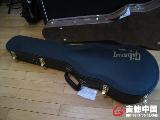 GIBSON r8 2011. 001.jpg
