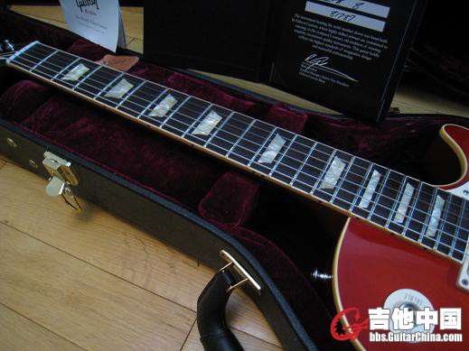 GIBSON r8 2011. 005.jpg