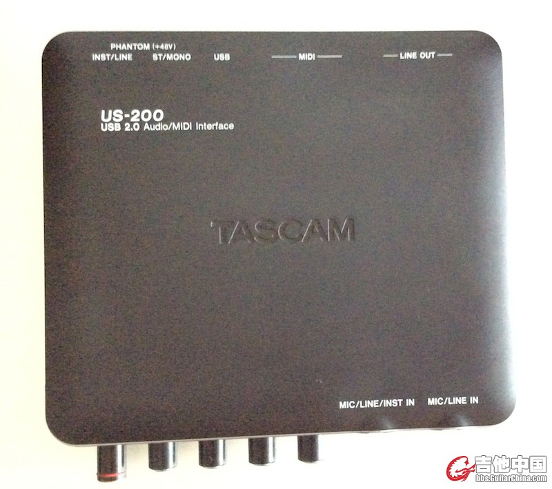 Tascam US-200 Top.JPG