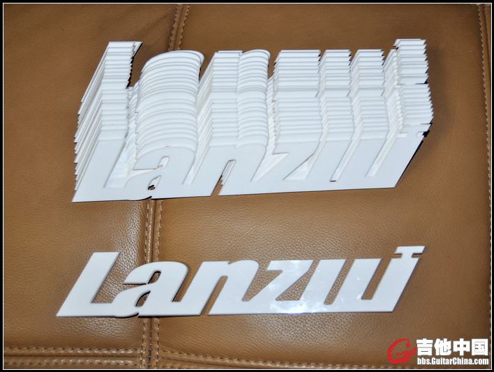 212和412箱体LOGO