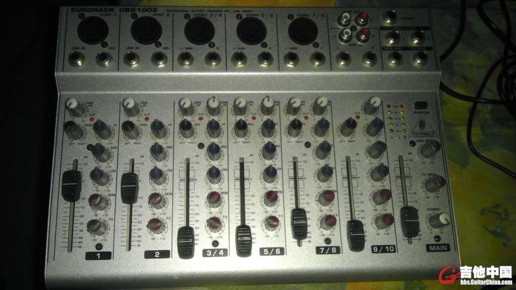 BEHRINGER_UBB1002